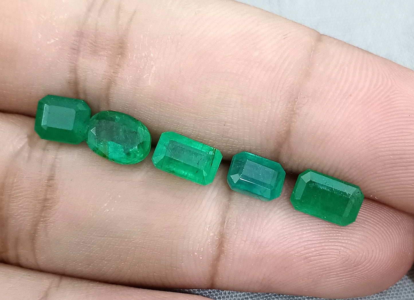 6.87ct Emerarld Parcel, 100% Natural Emeralds