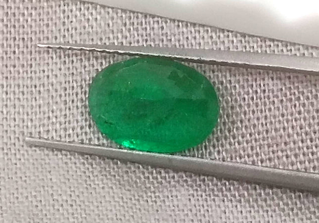 1.72ct GSI Certified Vivid Green Oval Cut Zambian Emerald Minor Oiled Loose Gemstone