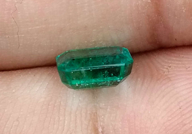 GSI Certified 1.57ct Medium Deep Green Zambian Emerald Minor Oiled Loose Gemstone