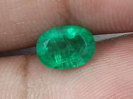 Certified 1.33ct Natural Swat Emerald Stone.