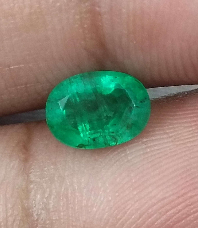 Certified 1.33ct Natural Swat Emerald Stone.