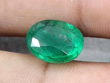 Swat Emerald 5.72ct Vivid Green Certified Natural Oval Cut Stone.