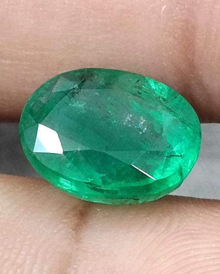 Big 5.72ct Swat Emerald, Vivid Green Oval Cut Minor Oiled Loose Gemstone