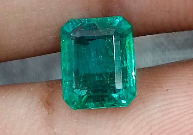 GSI Certified 1.57ct Medium Deep Green Zambian Emerald Minor Oiled Loose Gemstone