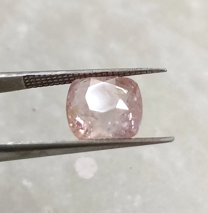 4.66ct IGI Certified Sunrise Padparadscha Sapphire , 100% Natural Untreated Gemstone