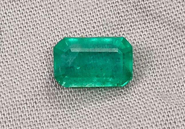 GSI Certified 2.18ct Medium Light Green Panjshir Emerald Minor Oiled Loose Gemstone