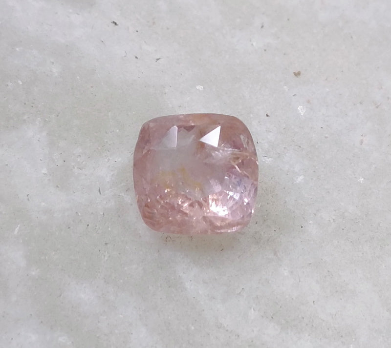 4.66ct IGI Certified Sunrise Padparadscha Sapphire , 100% Natural Untreated Gemstone