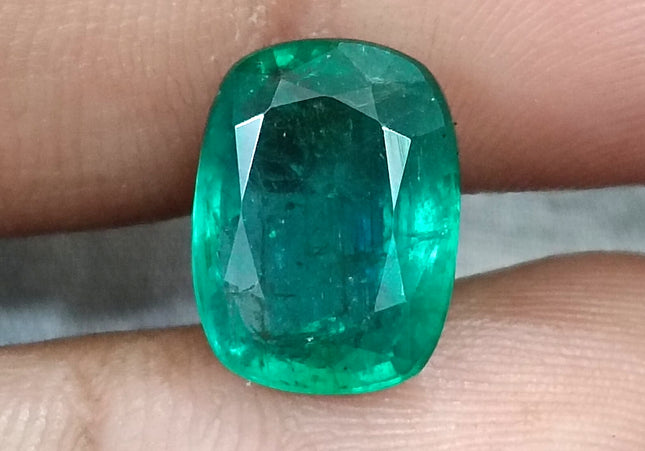 5.36ct Natural Zambian Emerald, Deep Pure Green Cushion Cut Minor Oiled Loose Gemstone.