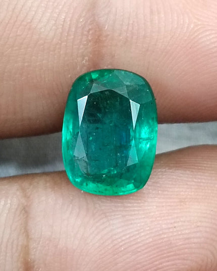 5.36ct Natural Zambian Emerald, Deep Pure Green Cushion Cut Minor Oiled Loose Gemstone.