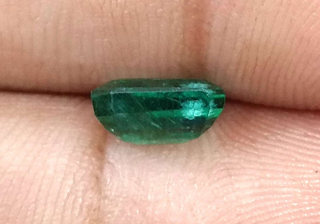 GSI Certified 1.62ct Medium Green Zambian Emerald Minor Oiled Loose Gemstone
