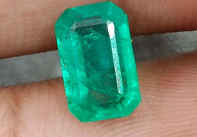 GSI Certified 2.18ct Medium Light Green Panjshir Emerald Minor Oiled Loose Gemstone