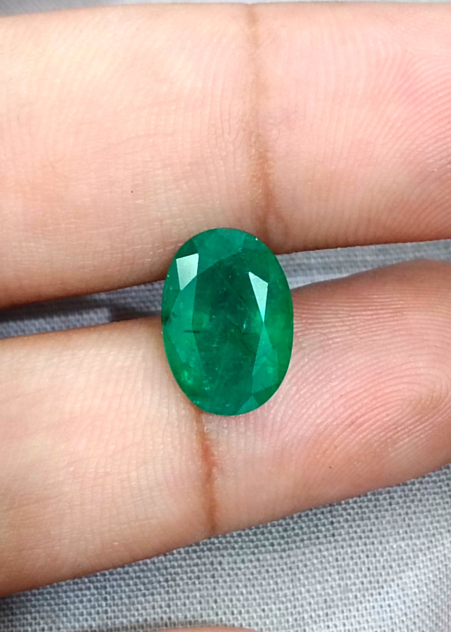 4.23ct Pakistan Emerald, 100% Natural Earth Mined Gemstone