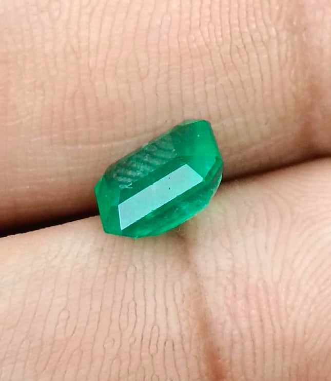 Swat Emerald 1.85ct Natural Certified Velvet Green Octagon Cut Loose Stone