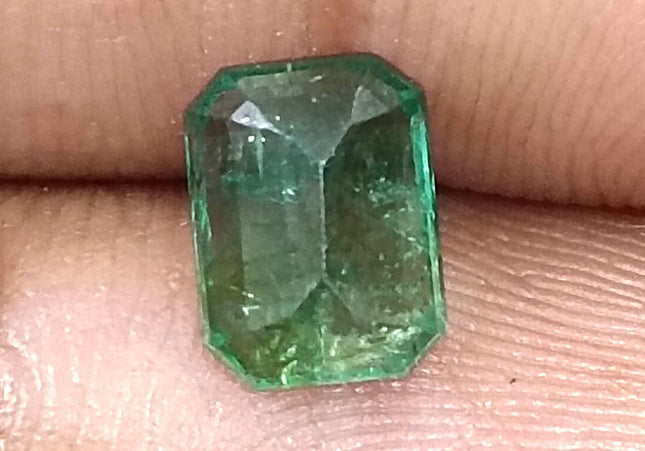 GSI Certified 1.62ct Medium Green Zambian Emerald Minor Oiled Loose Gemstone