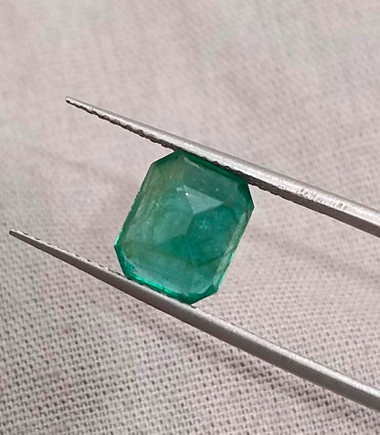 2.55ct Deep Green Emerald , 100% Natural Earth Mined Gemstone