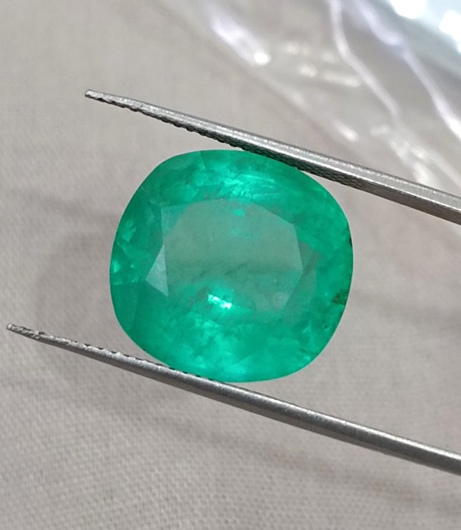 13.94ct Natural Emerald Medium Strong Green Cushion Cut Minor Oiled Loose Gemstone