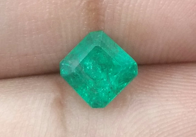 1.46ct GSI Certified Vivid Green Zambian Emerald Minor Oiled Loose Gemstone