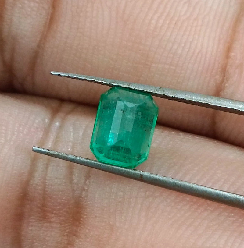 1.39ct Velvet Green Emerald , 100% Natural Earth mined Gemstone