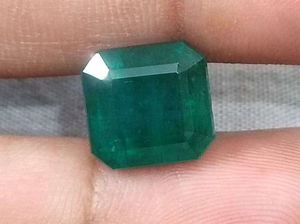 8.50ct Zambian Emerald, Natural Deep Green Stone.