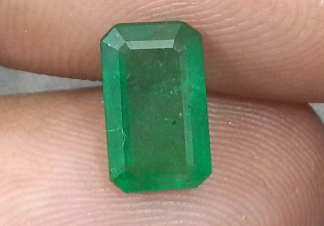 1.66 GSI Certified Vivid Deep Green Swat Emerald Minor Oiled Loose Gemstone