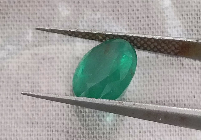 GSI certified 2.47ct Medium Pure Green Natural Zambian Emerald Minor Oiled Loose Gemstone