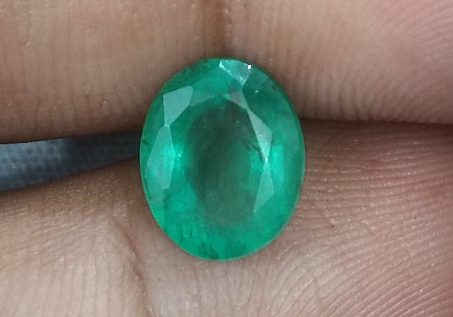 GSI certified 2.47ct Medium Pure Green Natural Zambian Emerald Minor Oiled Loose Gemstone