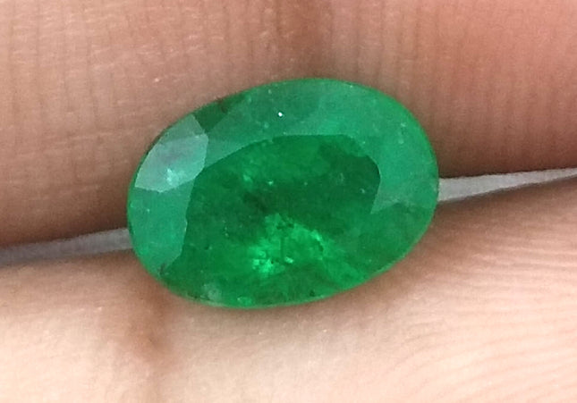 1.72ct GSI Certified Vivid Green Oval Cut Zambian Emerald Minor Oiled Loose Gemstone