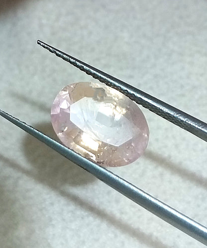 IGI Certified 3.67ct Padparadscha Sapphire, 100% Natural Untreated Gemstone.