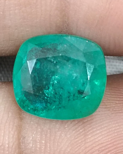 6.86ct Zambian Emerald, Natural Medium Green Stone