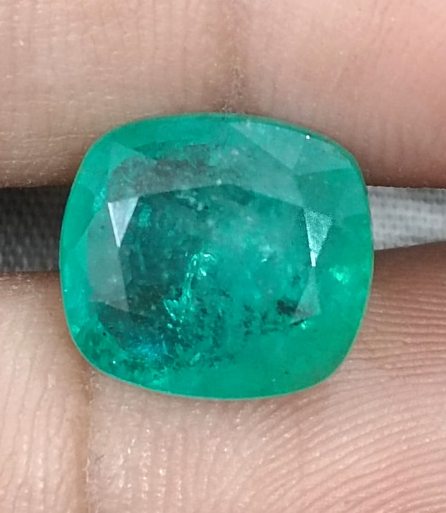 6.86ct Zambian Emerald, Natural Medium Green Stone