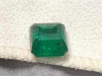 7.62ct Deep Vivid Green Zambian Emerald, Natural Gemstone