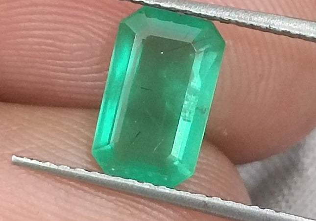 GSI Certified 1.52ct Medium Light Green Natural Zambian Emerald Minor Oiled Loose Gemstone