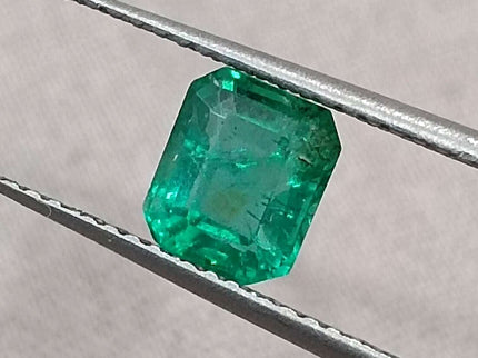 Certified 1.29ct Zambian Natural Emerald, Excellent Luster, Minor Oiled Stone