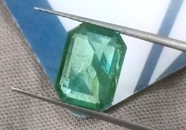 2.35ct GSI Certified Medium Green Zambian Emerald Minor Oiled Loose Gemstone