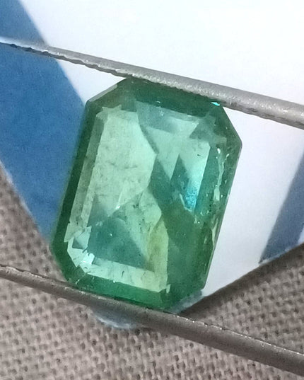2.35ct GSI Certified Medium Green Zambian Emerald Minor Oiled Loose Gemstone