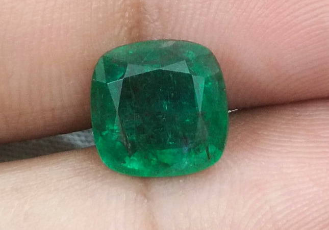GSI Certified 3.38ct Deep Vivid Green Natural Emerald Minor Oiled Loose Gemstone