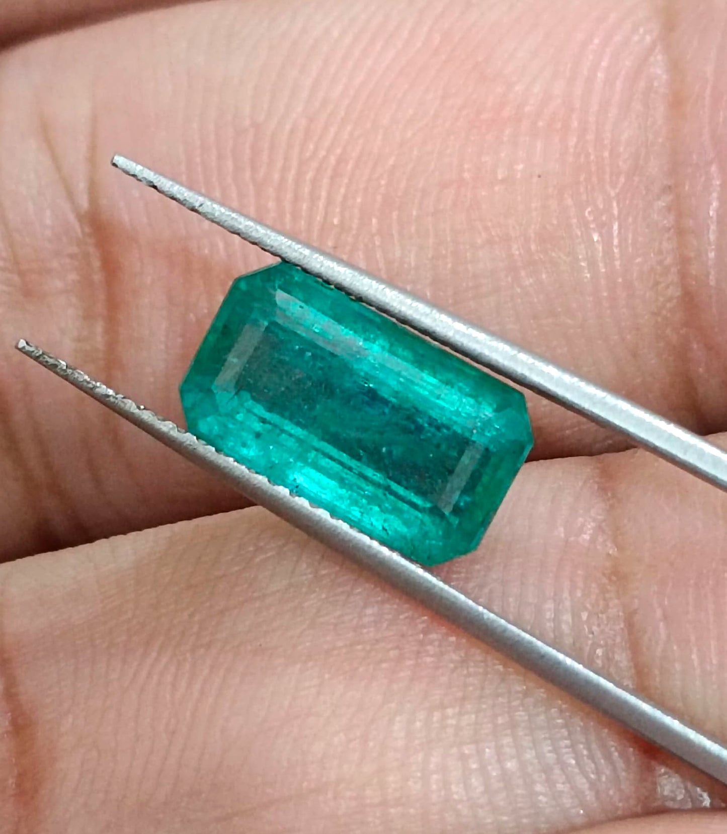 GSI Certified 3.24ct Zambian Emerald , 100% Natural Earth Mined Gemstone.