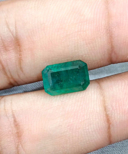 3.22ct Zambian Emerald, 100% Natural Earth Mined Gemstones.