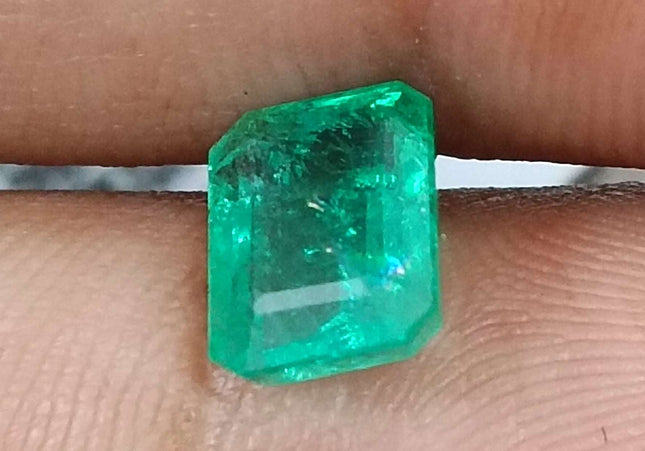 GSI Certified 1.76ct Medium Light Green Zambian Emerald Minor Oiled Loose Gemstone