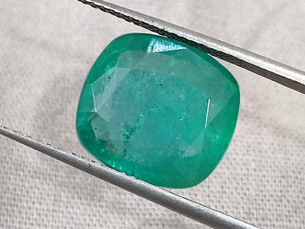 6.86ct Zambian Emerald, Natural Medium Green Stone