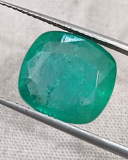 6.86ct Zambian Emerald, Natural Medium Green Stone