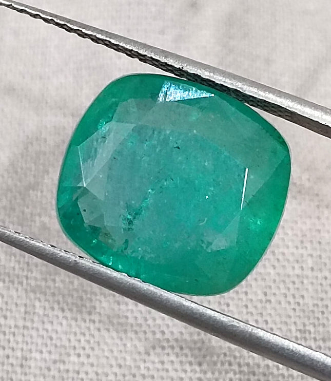 6.86ct Zambian Emerald, Natural Medium Green Stone