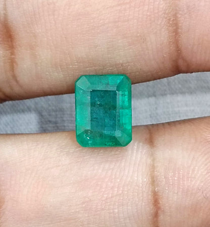 3,74 ct mittelgrüner sambischer Smaragd, 100 % aus der Erde gewonnene Edelsteine