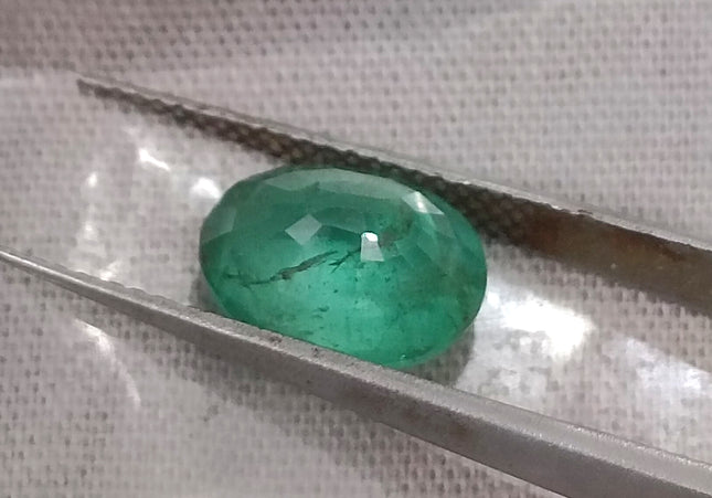 GSI certified 2.47ct Medium Pure Green Natural Zambian Emerald Minor Oiled Loose Gemstone