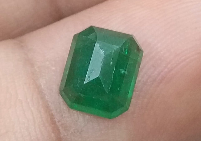 1.89ct GSI Certified Vivid Deep Green Zambian Emerald Minor Oiled Loose Gemstone