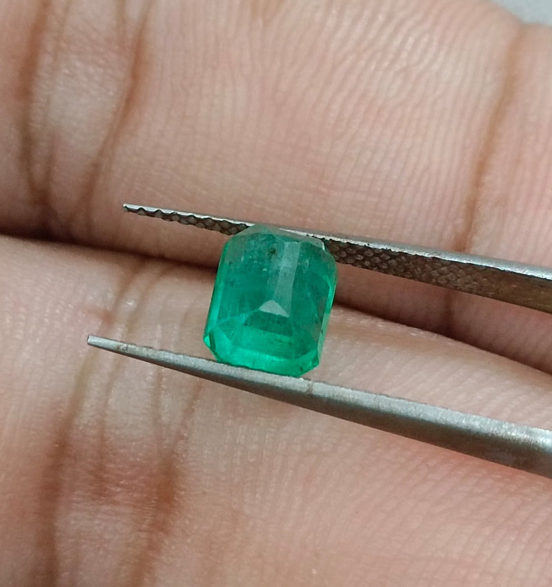 1.39ct Velvet Green Emerald , 100% Natural Earth mined Gemstone