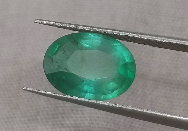 GSI certified 1.98ct Medium Green Natural Zambian Emerald Minor Oiled Loose Gemstone