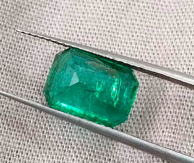 High Quality Natural Zambian Emerald 2.50ct Vivid Deep Green Minor Oiled Gemstone