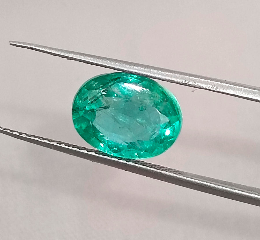 2.90ct Natural Emerald Bright Pastel Green Oval Cut Minor Oil Stone