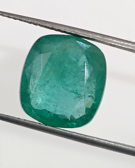 6.86ct Zambian Emerald, Natural Medium Green Stone